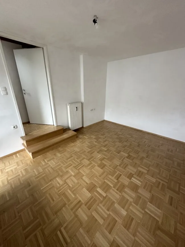 Helle 2-Zimmerwohnung mit Galerie in zentraler Lage - Bild