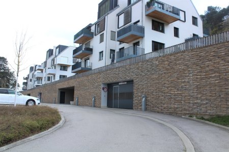 KFZ STELLPLATZ IN TOP LAGE