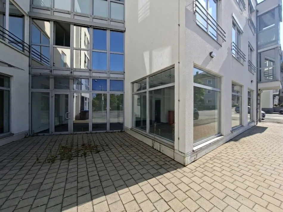 Klimatisierte gut sichtbare Gewerbefläche in Linz-Ebelsberg zu vermieten - Titelbild