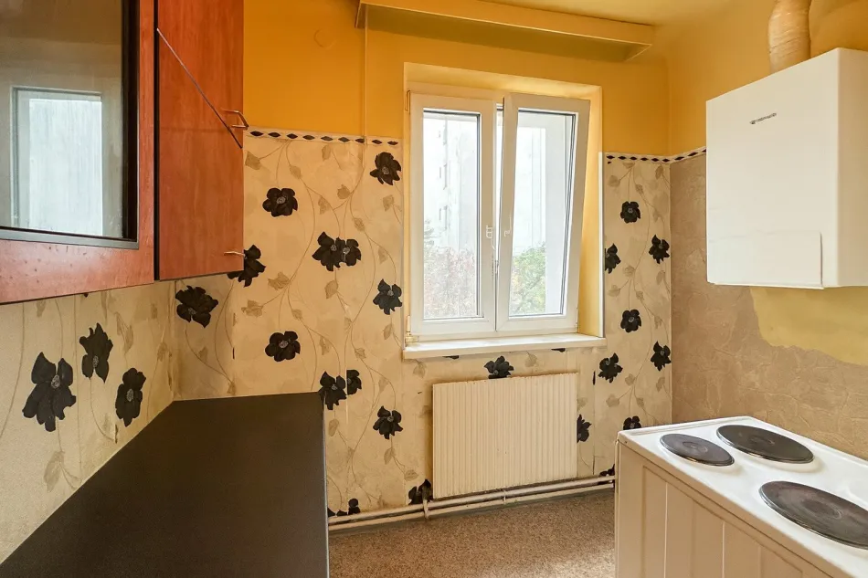 ***Sanierungsbedürftige 2,5 Zimmer-Wohnung nahe Brunnenmarkt*** - Bild