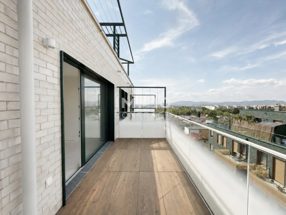 Commission-Free - First Occupancy on the 5th Floor: Living with Panaroma View - Titelbild