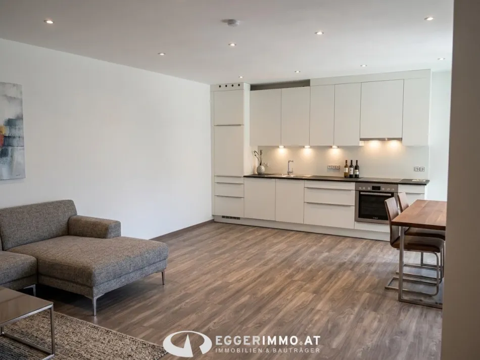 Neuwertige, moderne 2 Zimmer Wohnung mit Seeblick in Zell am See / Thumersbach zu verkaufen - Titelbild
