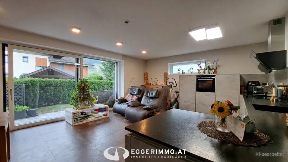 Traumhafte 3-Zimmer-Gartenwohnung mit Südterrasse, Privatgarten & 3 PKW-Freistellplätzen im Herzen von Bruck - Bild