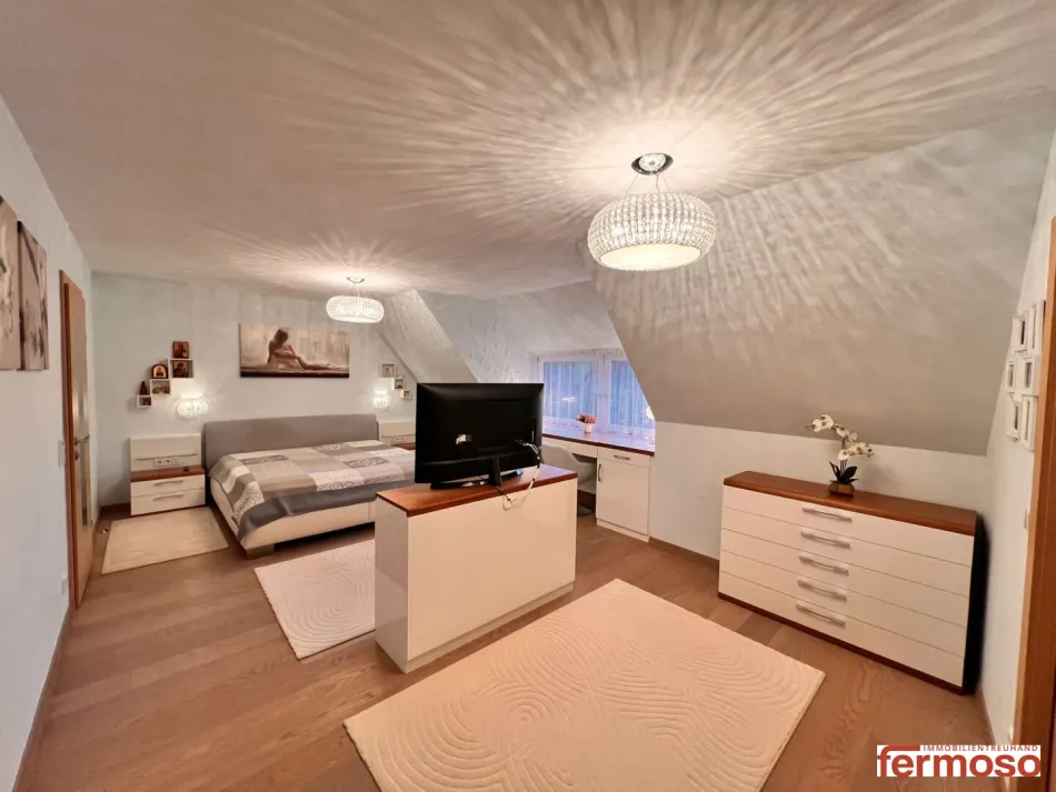 Wohnzimmer mit Kamin