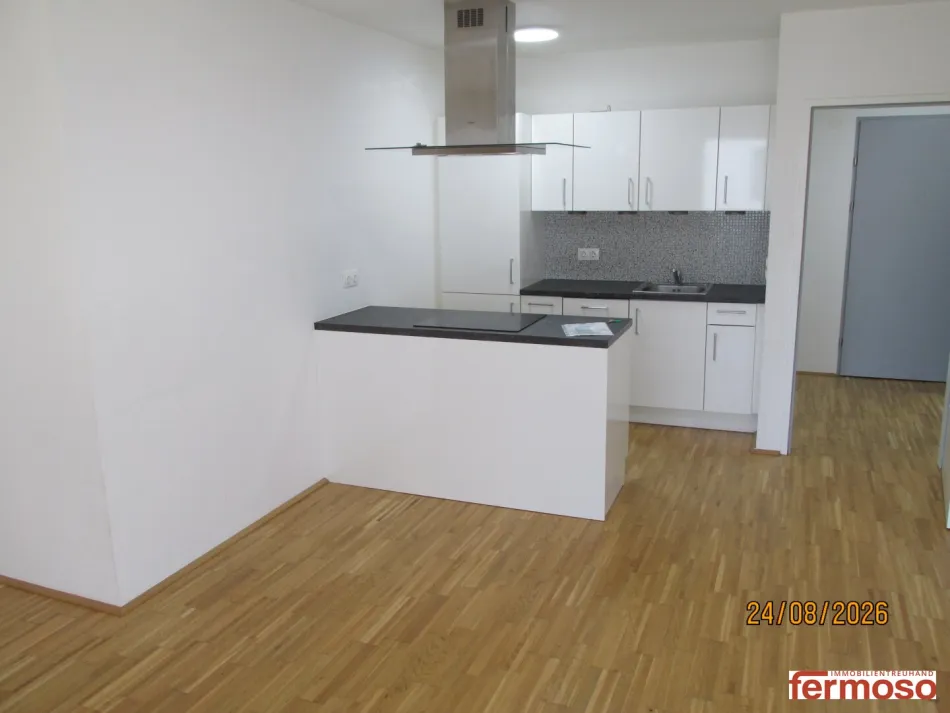 Schönes Wohnen in einer zwei Zimmer Wohnung mit ruhigem Balkon im Hof - Bild