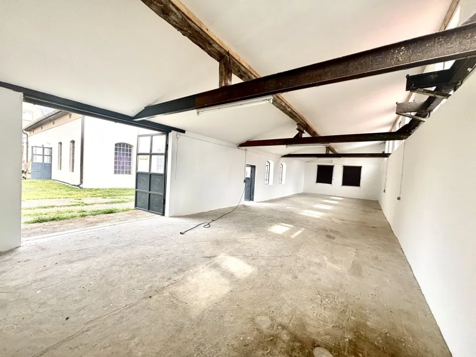 Hallenfläche in Halbturn zu vermieten - ca. 115 m2 - Titelbild