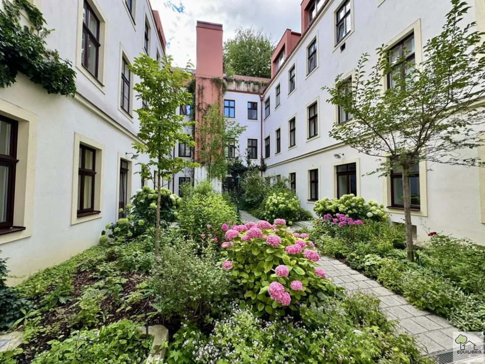 Wunderschöne Altbauwohnung in denkmalgeschütztem Haus nahe Schottentor - Bild