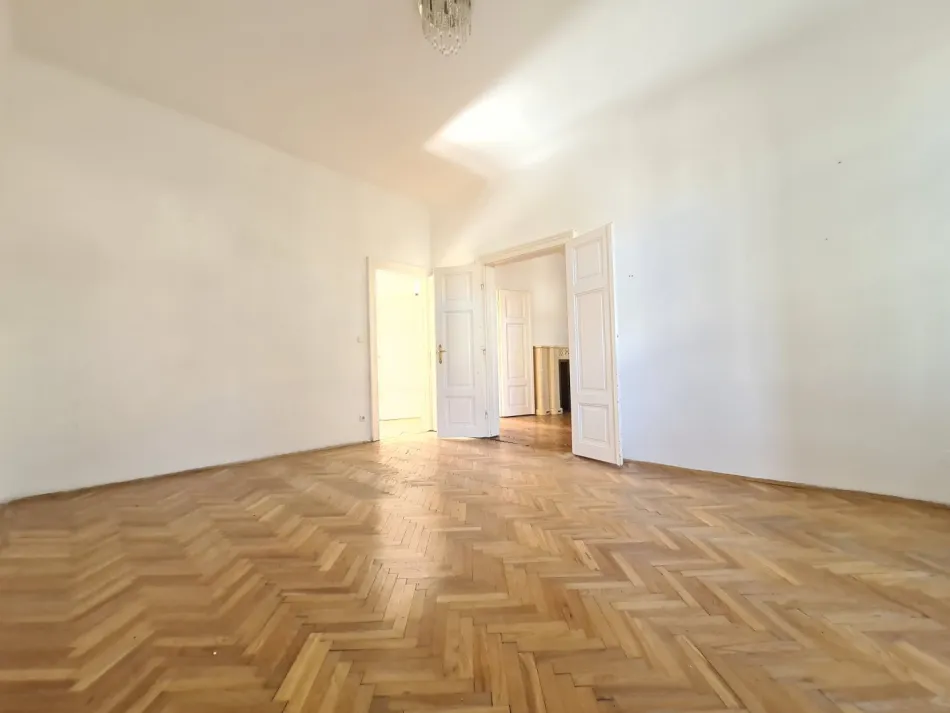 Sanierungstraum Altbau | Luftwärmepumpe möglich | 15m2 Süd-Balkon bewilligt - Bild