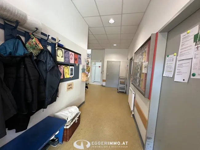Großzügige Bürofläche / Schulungsfläche in Saalfelden zu vermieten | Parkplatz | Garten - Bild