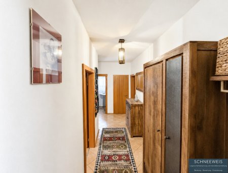 STEYR | TABOR: Gepflegte 3-Zimmer-Wohnung mit großzügigem Raumangebot, Loggia und Grünblick!