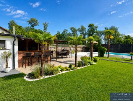 WELS | SCHAFWIESEN: Modernisiertes Wohn- und Freizeitrefugium mit Pool, Grillhaus und zahlreichen Extras in attraktiver Ruhelage
