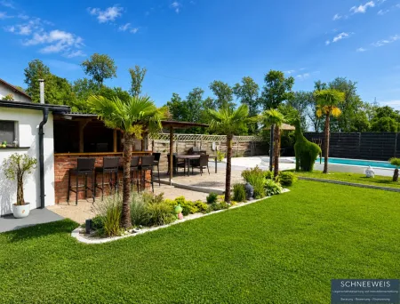 WELS | SCHAFWIESEN: Modernisiertes Wohn- und Freizeitrefugium mit Pool, Grillhaus und zahlreichen Extras in attraktiver Ruhelage