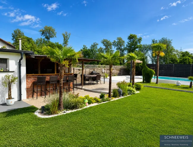 WELS | SCHAFWIESEN: Modernisiertes Wohn- und Freizeitrefugium mit Pool, Grillhaus und zahlreichen Extras in attraktiver Ruhelage - Titelbild
