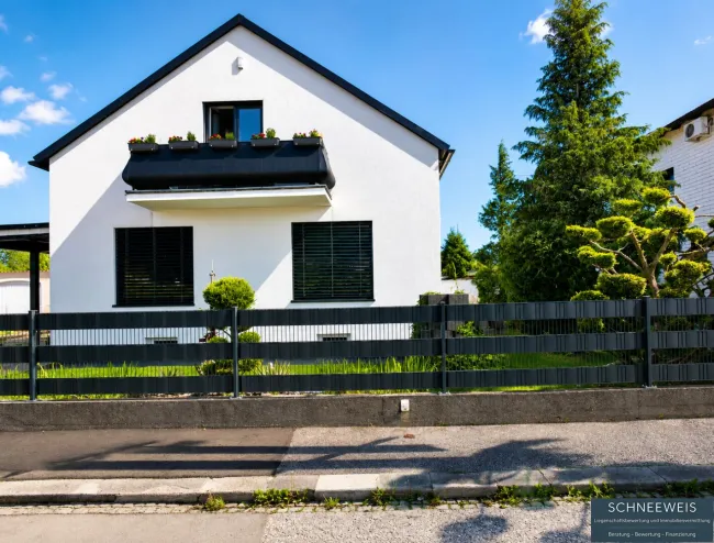 WELS | SCHAFWIESEN: Modernisiertes Wohn- und Freizeitrefugium mit Pool, Grillhaus und zahlreichen Extras in attraktiver Ruhelage - Bild
