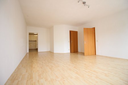 Helle 2-Zimmer-Wohnung mit Einbauküche