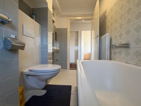 OG Badezimmer 2