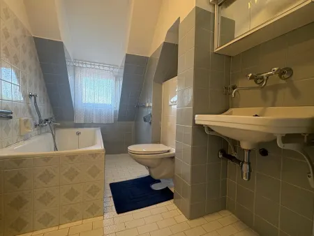 OG Badezimmer 2