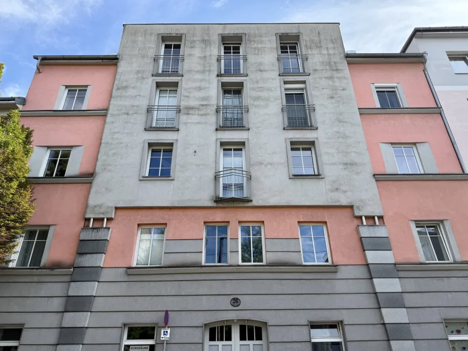 Historisches Zinshaus mit Ausbaupotenzial, Innenhof und großzügigen Dachterrassen in zentraler Linzer Lage - Bild