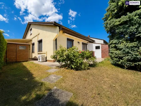 Einzigartige Seelage auf Eigengrund – Seehaus mit privatem Steg und großem Potenzial nahe Wien!