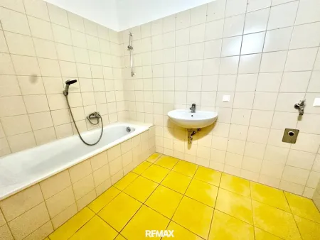Bad mit Badewanne