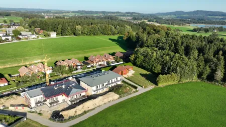 Fertigstellung im Sommer 2027 | Traumhafte EG-Gartenwohnung in Perwang am Grabensee