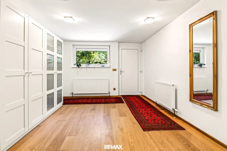 Exklusives Wohnen im Grünen: Gepflegte Doppelhaushälfte auf ruhigem Privatweg - Bild