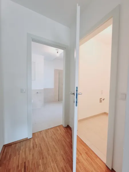 Zugang AR & Badezimmer