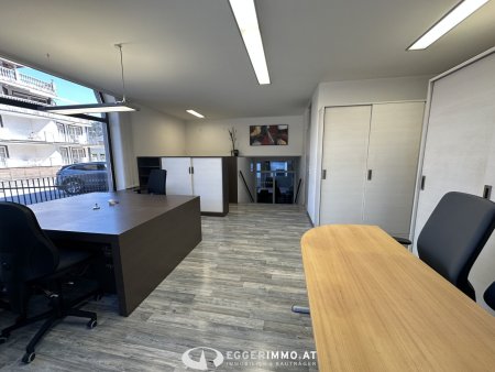 Helle Bürofläche im Zentrum von Kaprun zu vermieten | Erdgeschoss mit Schaufenster | eigener Eingang | Glasfaseranschluss