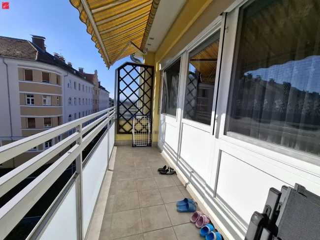 Modernisiert & zentral – Loggia, Balkon & Garage