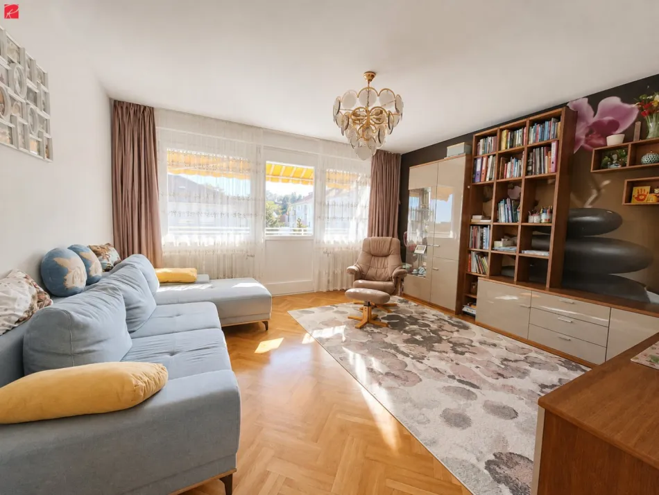 Modernisiert & zentral – Loggia, Balkon & Garage - Titelbild