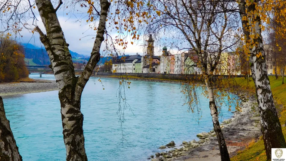 Historischer Stadtturm (Inntor, ehemals Brückentorturm) in Rattenberg / Tirol - Bild
