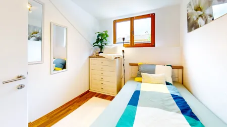 Schlafzimmer 1