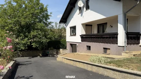 Zufahrt zur Garage