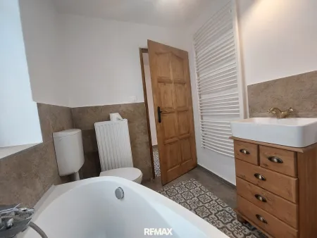 Badezimmer mit Badewanne