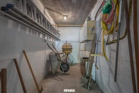 Abstellraum neben Garage