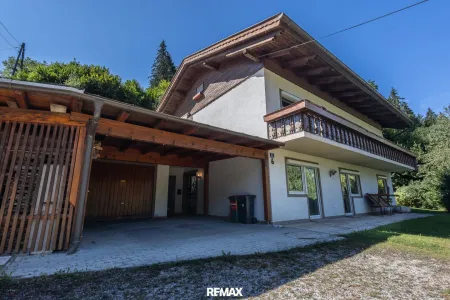 Ansicht Haus & Carport