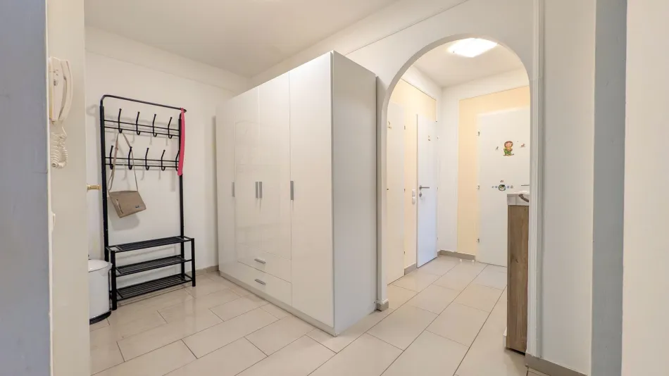 Attraktive 2-Zimmer-Wohnung mit separater Küche - Bild