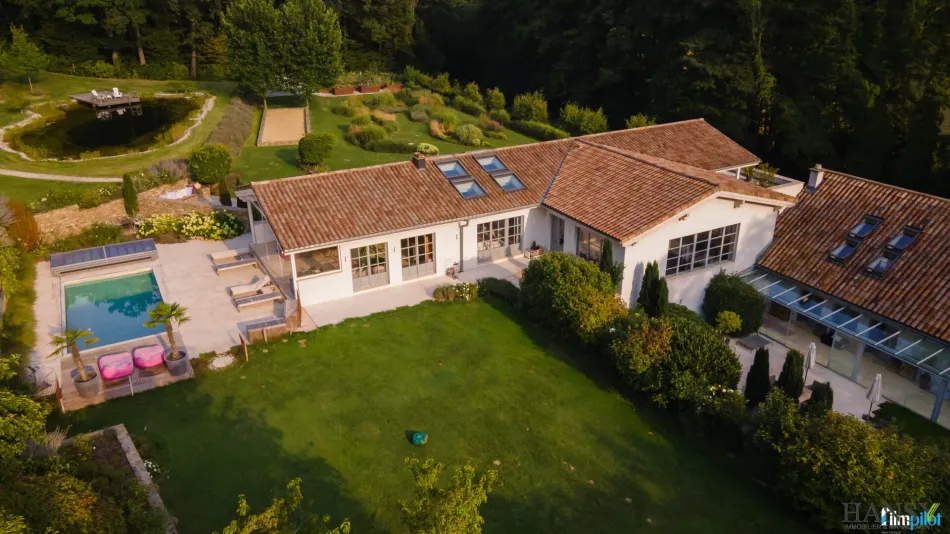 Neuwertiges Luxus-Chalet in Wolfsgraben: 653 m², Garten, 3 Terrassen in absoluter Traumlage - Titelbild