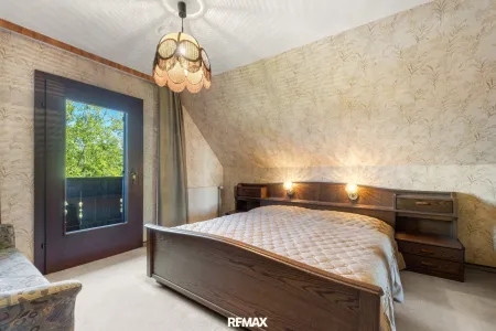 Zimmer samt Zugang Balkon OG