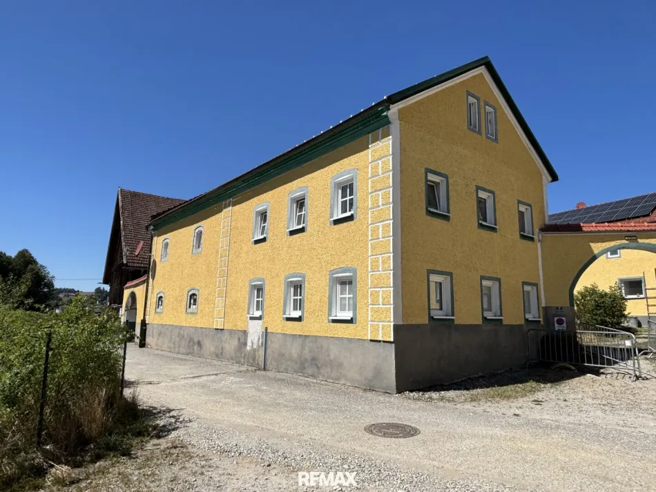 ***OPEN HOUSE Freitag, 25. September 2026 von 14 - 16 Uhr*** Vielseitiges Mehrparteienhaus mit vier Wohneinheiten in Diersbach - Titelbild