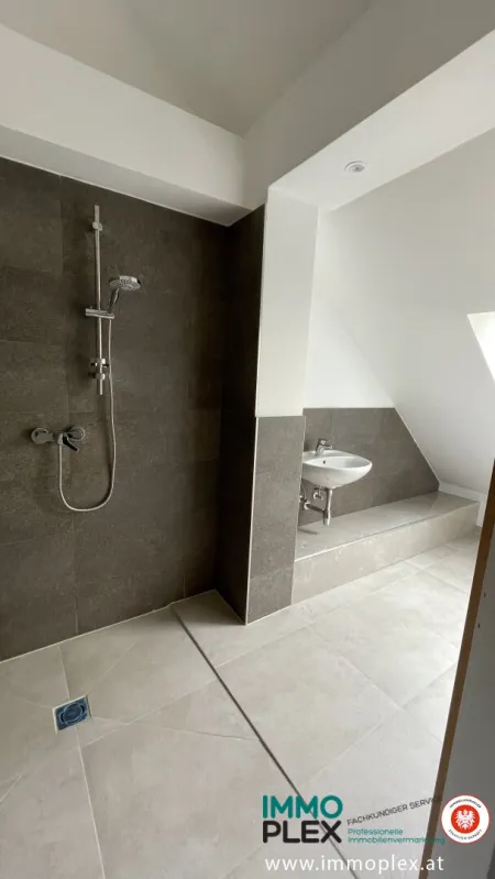 Badezimmer DG