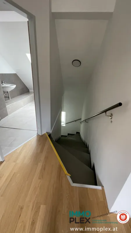Stiegenaufgang ins DG