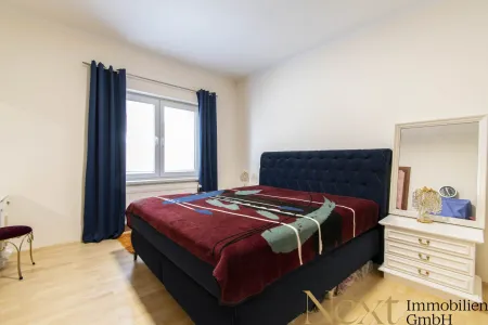 Schlafzimmer (EG)