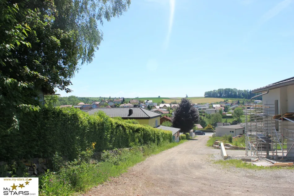 Baugrundstück mit traumhaftem Ausblick in Ruhelage, kein Bauzwang! - Bild