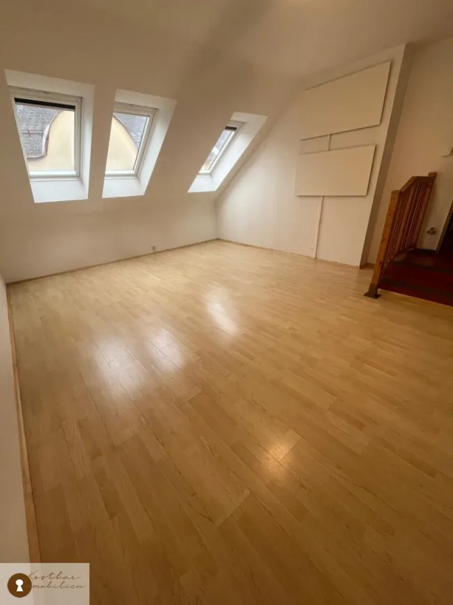Gemütliche Dachgeschosswohnung in zentraler Top Lage Nähe TU-Graz zur Miete ! - Bild