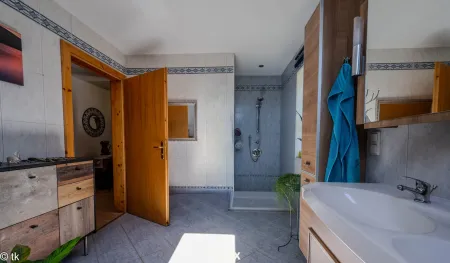 Badezimmer OG mit Dusche