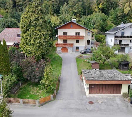 Einfamilienhaus in Kremsmünster mit Pool, Terrassen, Balkon & Doppelgarage!