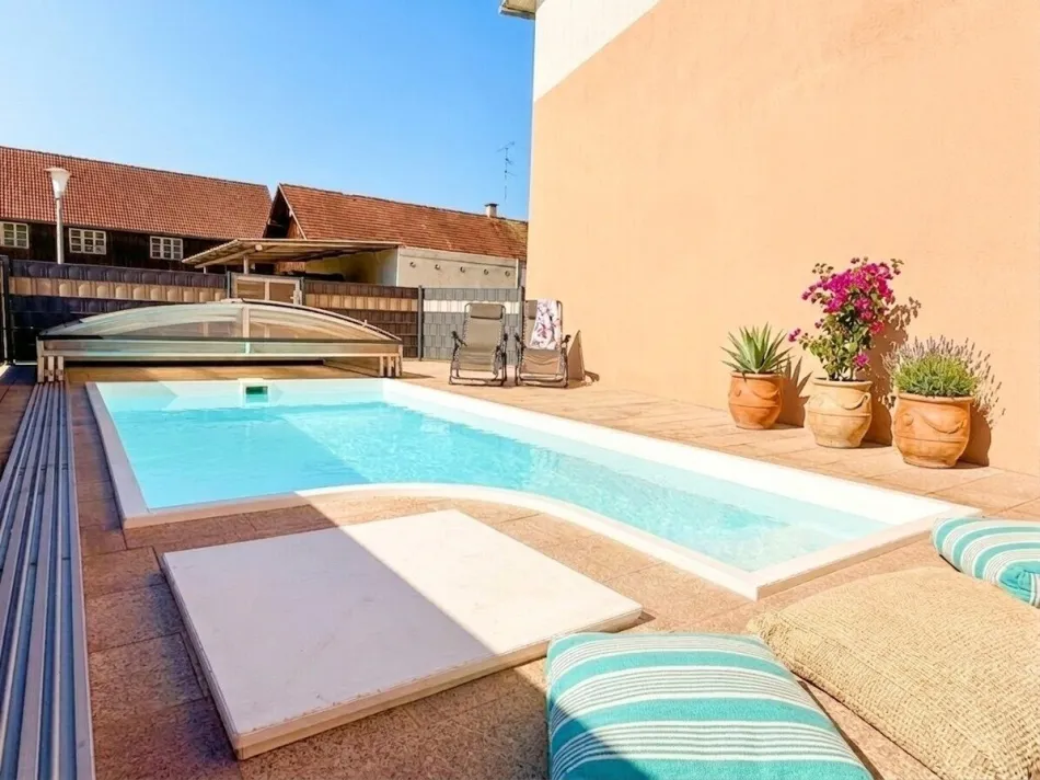 Exklusives Eckreihenhaus in Traumlage: Modernes Niedrigenergiehaus mit Pool & Garten - Bild