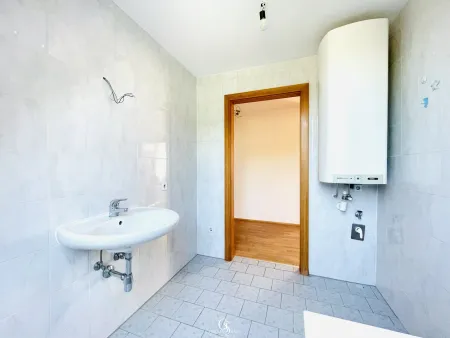 Bad mit Badewanne - OG