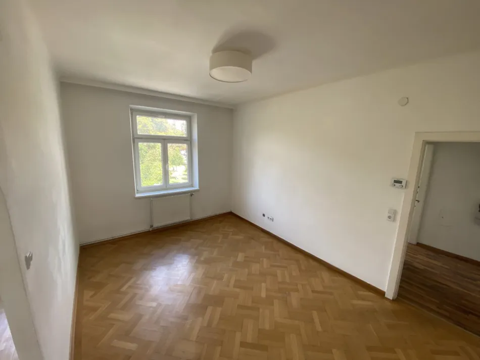 Helle freundliche 1,5 Zimmer Wohnung mit Blick ins Grüne - Bild